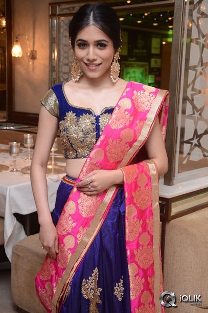 Gazal-Somaiah-At-Ode-to-Royality-Curtain-Raiser